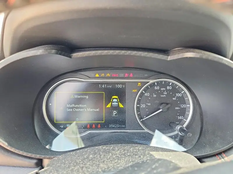 2023 NISSAN VERSA SR  