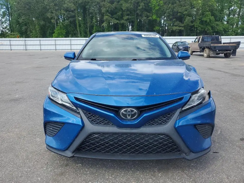 2018 TOYOTA CAMRY SE  