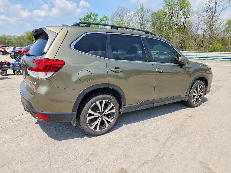 2022 SUBARU FORESTER LIMITED  