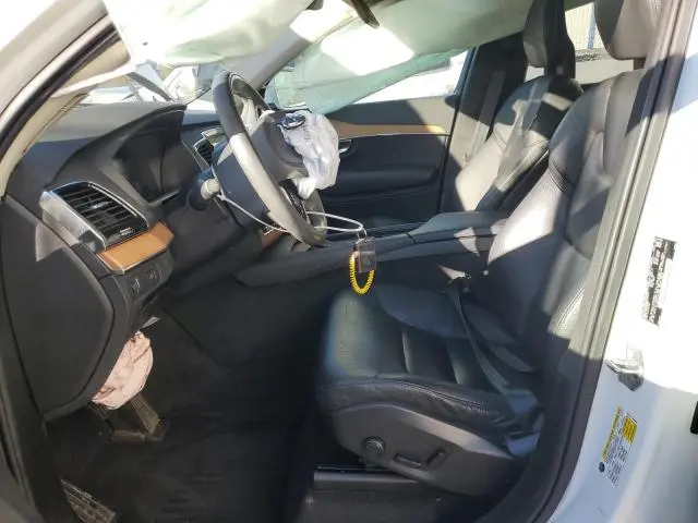 2022 VOLVO XC90 T6 MOMENTUM  