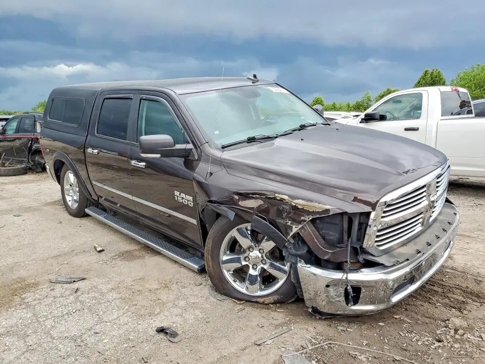2016 RAM 1500 SLT  