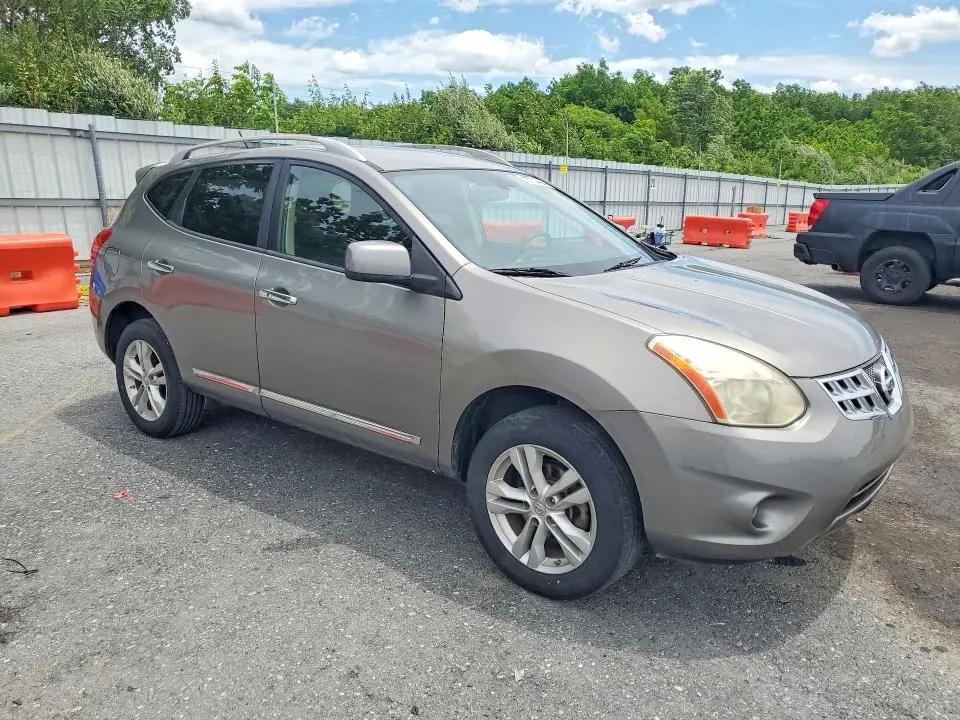 2013 NISSAN ROGUE S  