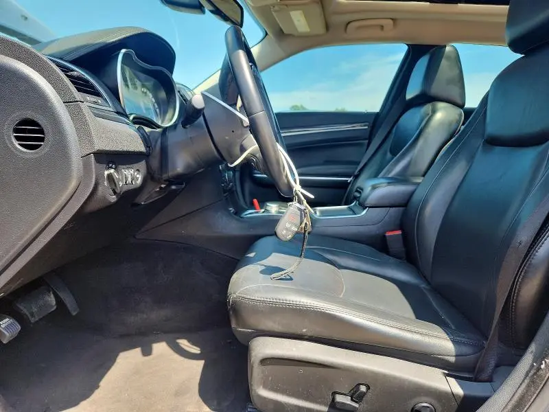 2016 CHRYSLER 300 LIMITED  
