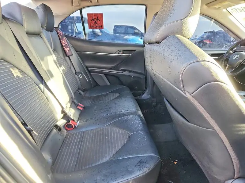 2019 TOYOTA CAMRY SE  