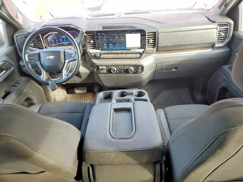 2024 CHEVROLET SILVERADO K1500 LT  