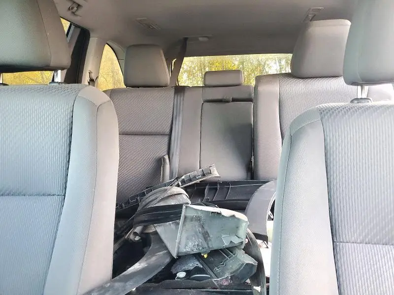 2016 TOYOTA HIGHLANDER LE  