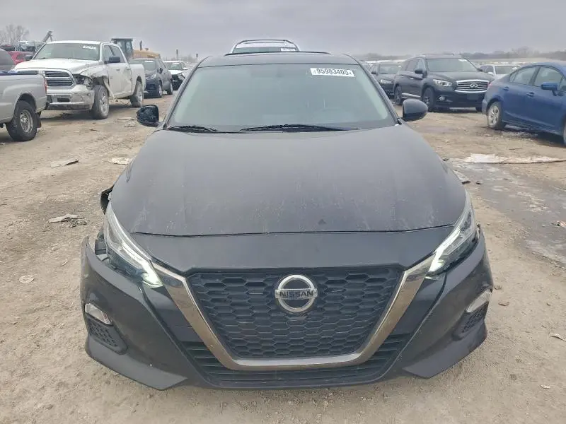 2019 NISSAN ALTIMA SR  