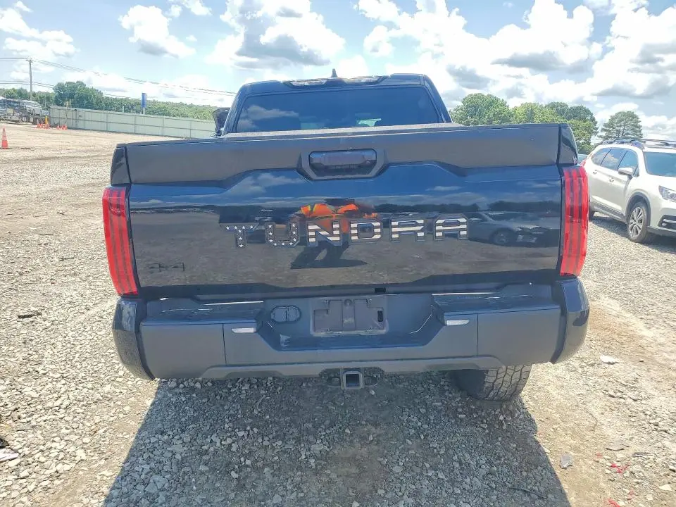 2022 TOYOTA TUNDRA SR5  