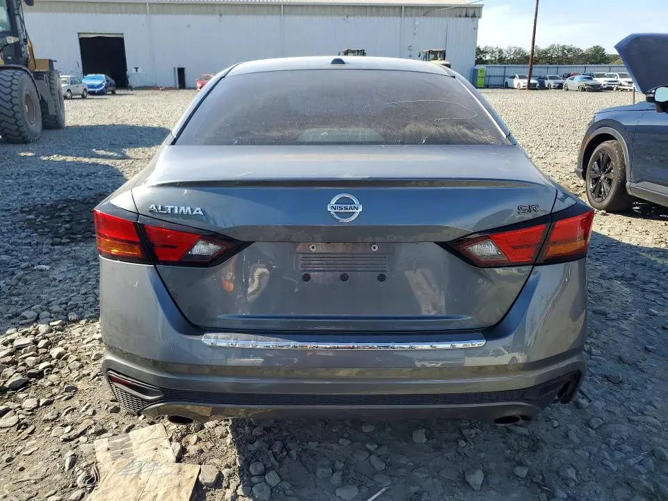 2019 NISSAN ALTIMA SR  