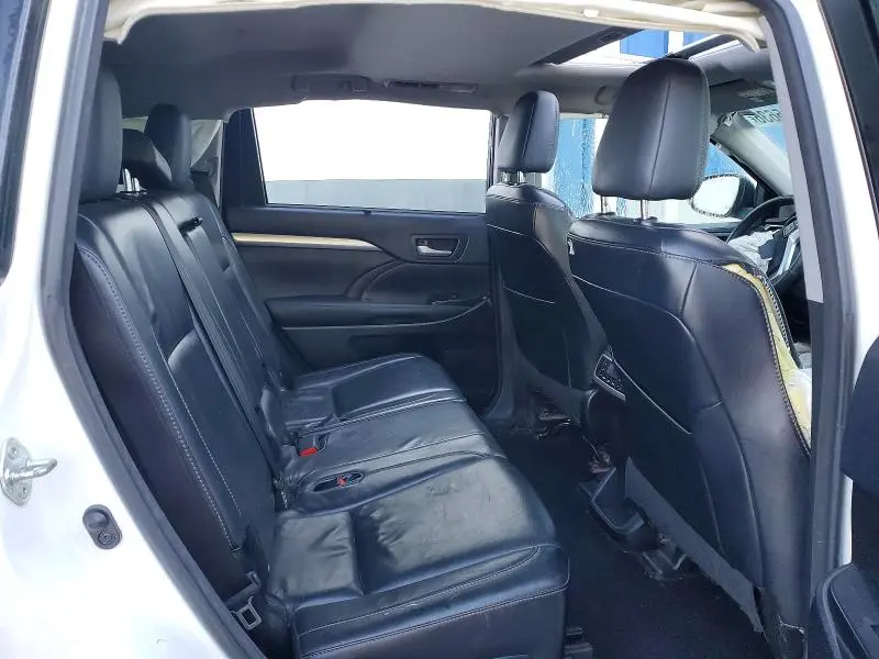 2015 TOYOTA HIGHLANDER XLE  