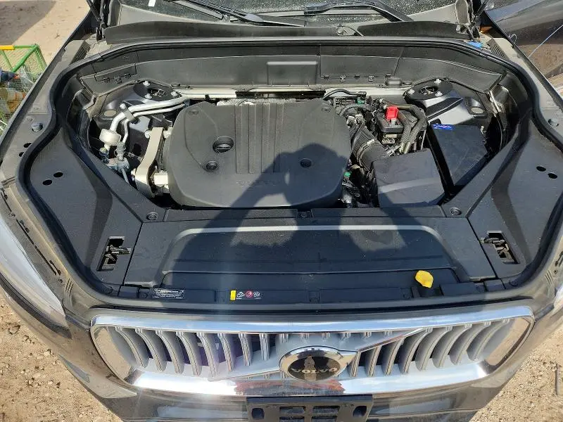 2025 VOLVO XC90 CORE  