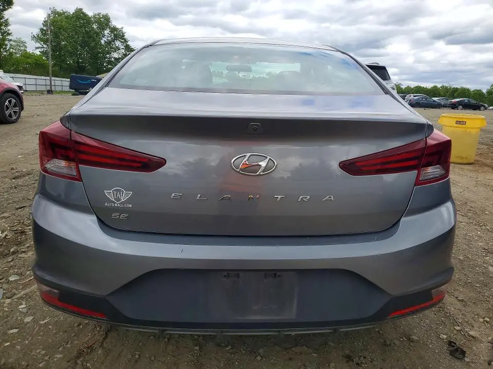 2019 HYUNDAI ELANTRA SE  