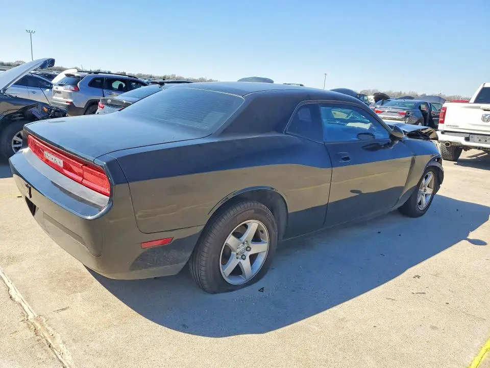 2010 DODGE CHALLENGER SE  
