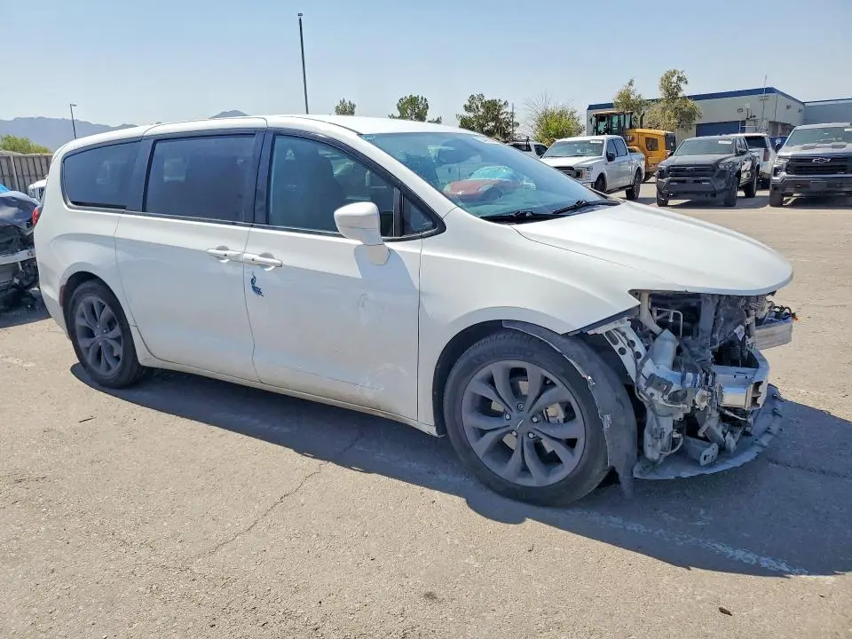 2020 CHRYSLER PACIFICA TOURING  