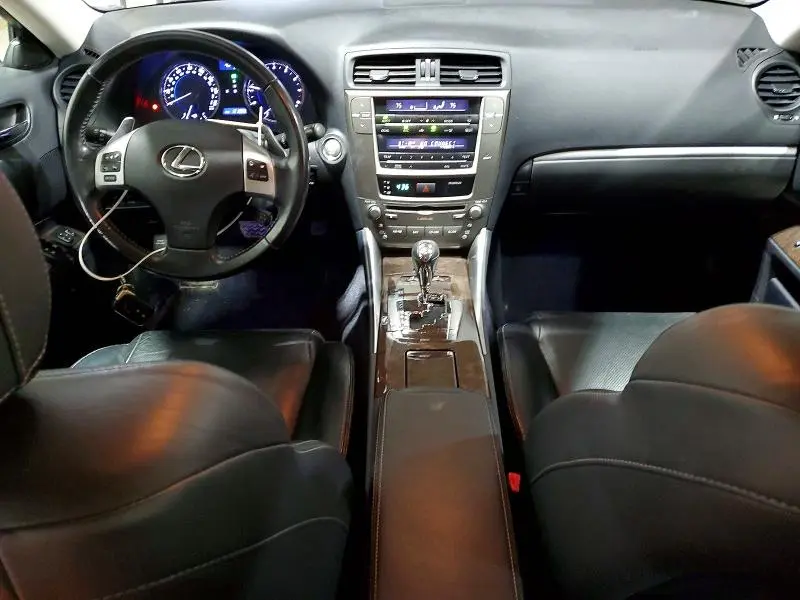 2011 LEXUS IS   