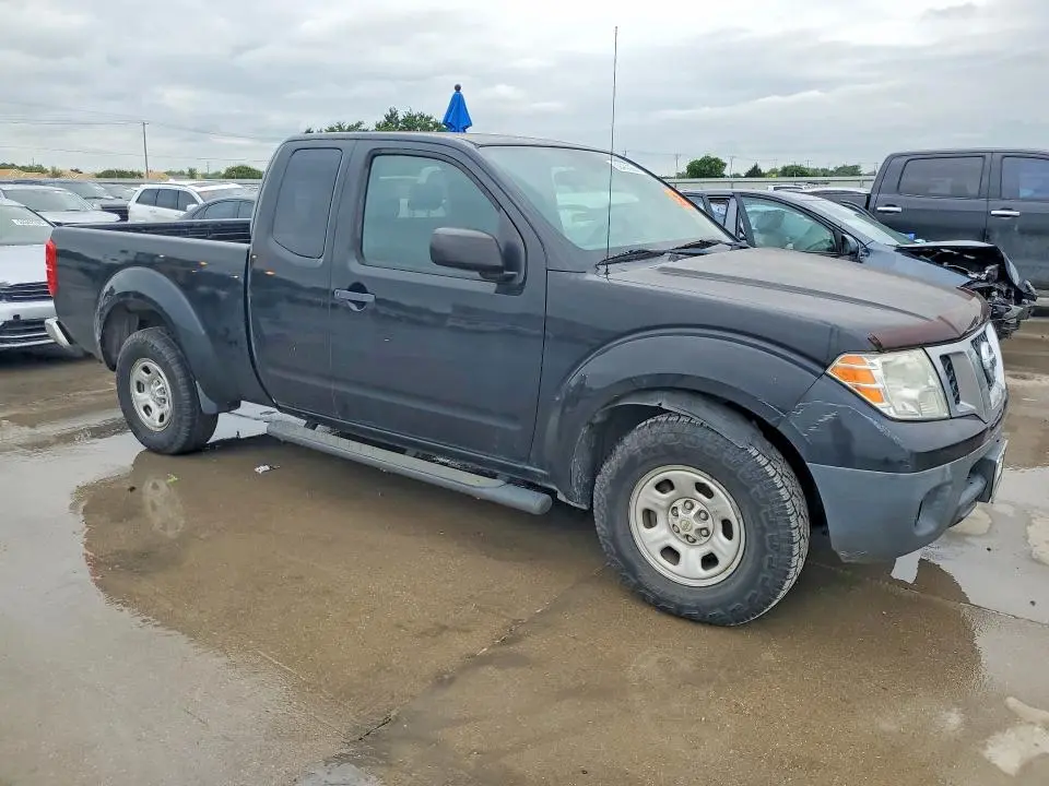 2016 NISSAN FRONTIER S  