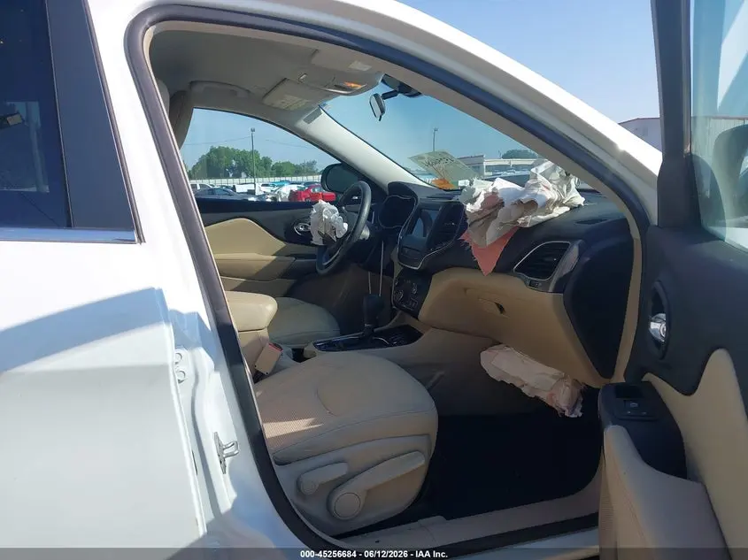 2019 JEEP CHEROKEE LATITUDE FWD