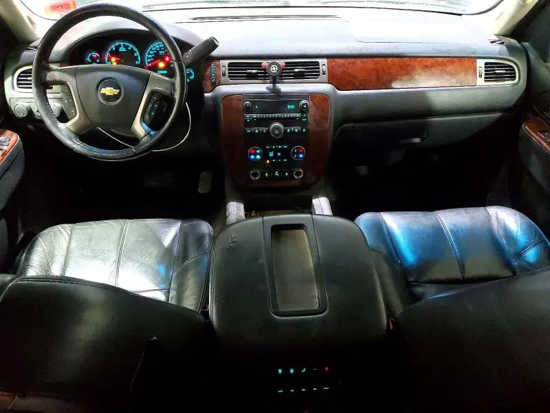 2011 CHEVROLET SUBURBAN K1500 LT  