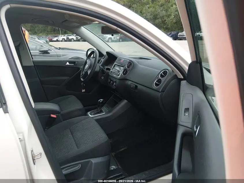 2011 VOLKSWAGEN TIGUAN S