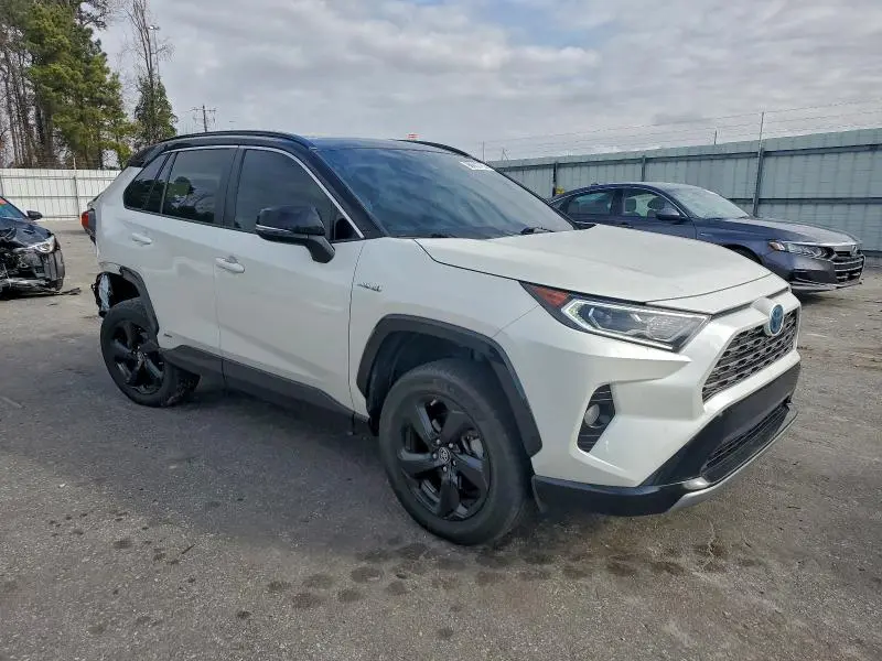 2019 TOYOTA RAV4 XSE  