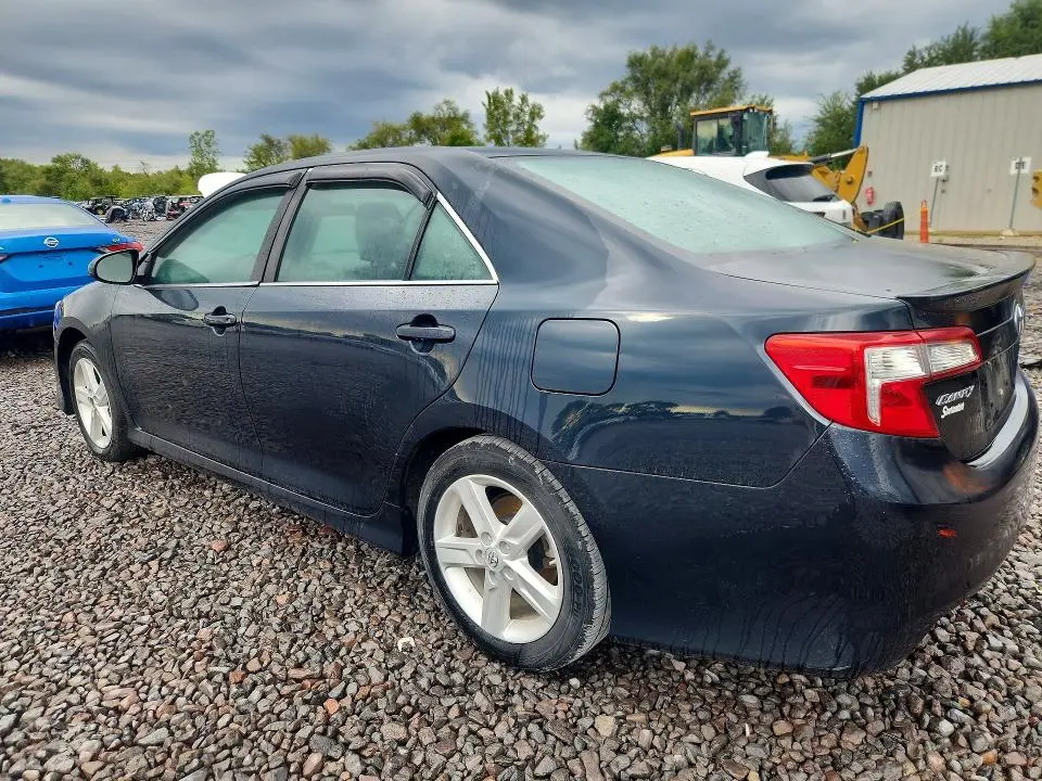 2014 TOYOTA CAMRY SE  