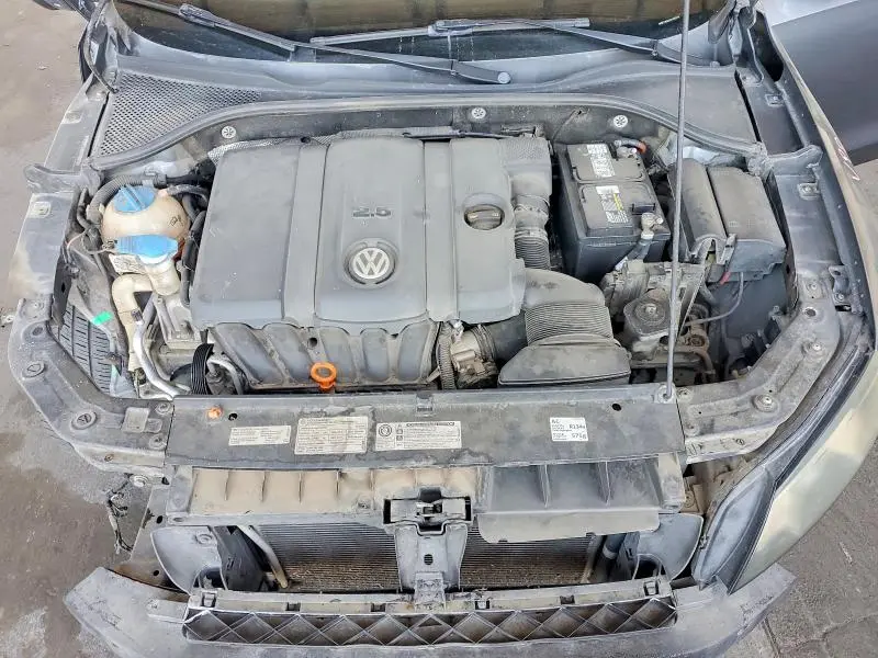 2012 VOLKSWAGEN PASSAT SE  