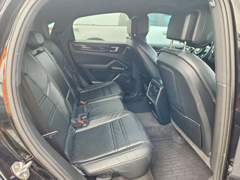 2021 PORSCHE CAYENNE E HYBRID COUPE  