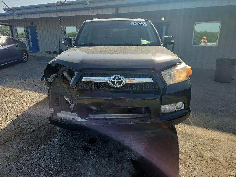 2011 TOYOTA 4RUNNER SR5  