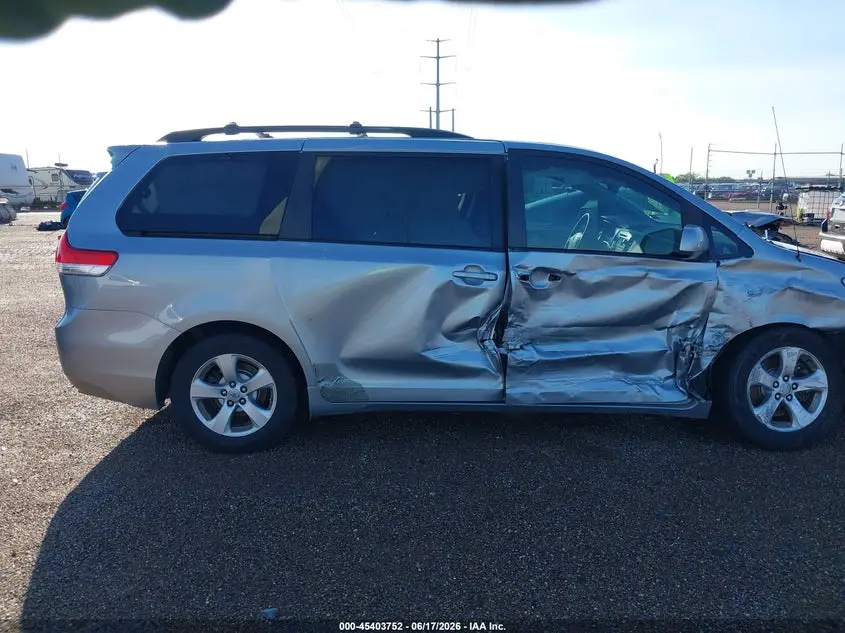 2013 TOYOTA SIENNA LE V6 8 PASSENGER