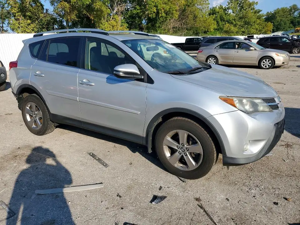 2015 TOYOTA RAV4 XLE  