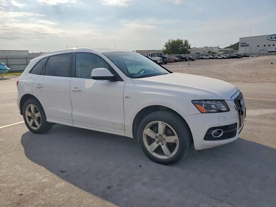 2011 AUDI Q5 PREMIUM PLUS  