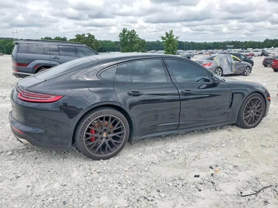 2018 PORSCHE PANAMERA 4  