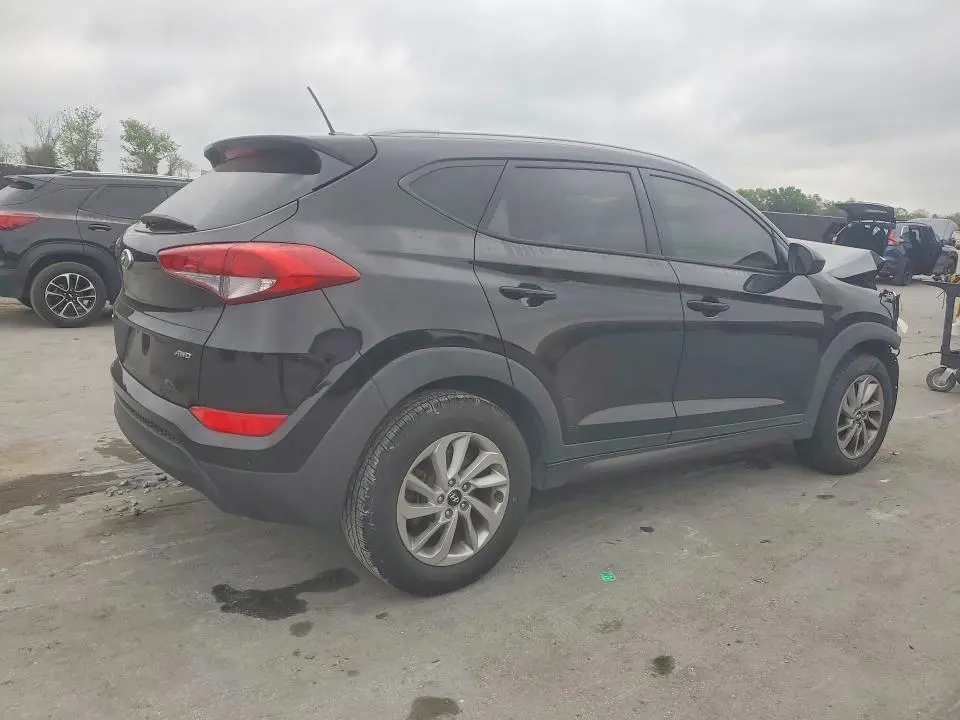 2016 HYUNDAI TUCSON SE  