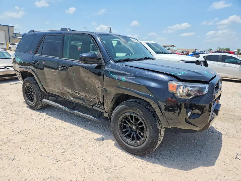2021 TOYOTA 4RUNNER SR5  