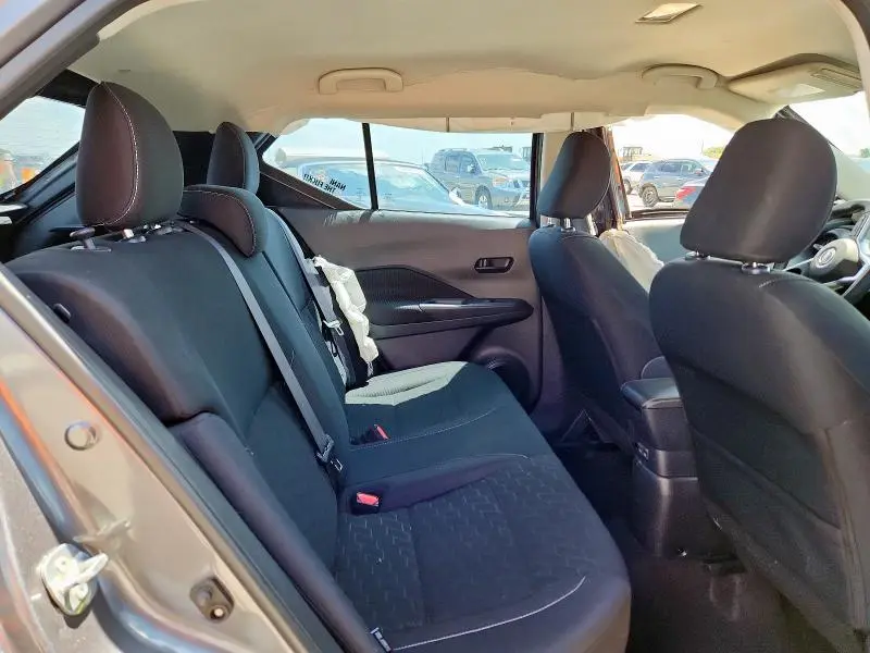 2022 NISSAN KICKS S  