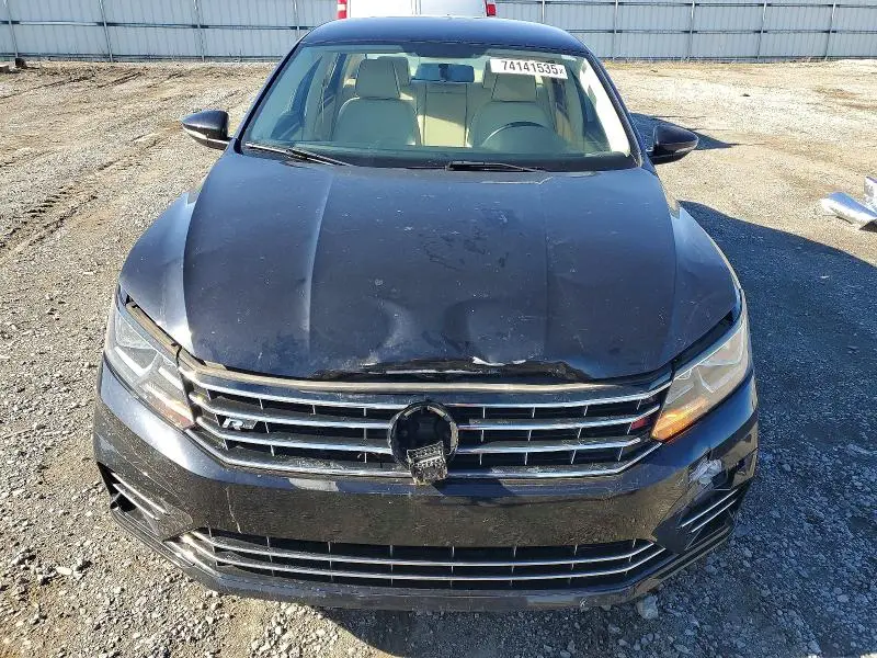 2017 VOLKSWAGEN PASSAT R-LINE  