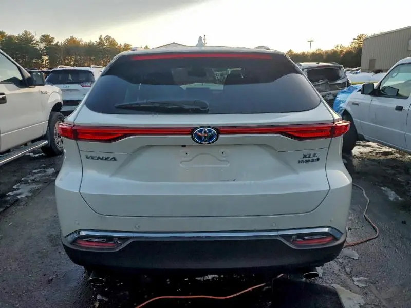 2021 TOYOTA VENZA LE  
