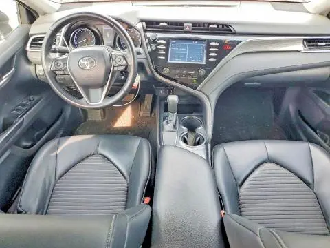 2018 TOYOTA CAMRY SE  