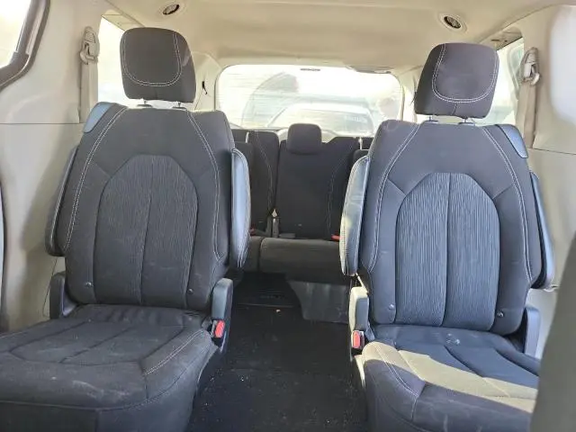 2021 CHRYSLER VOYAGER LX  