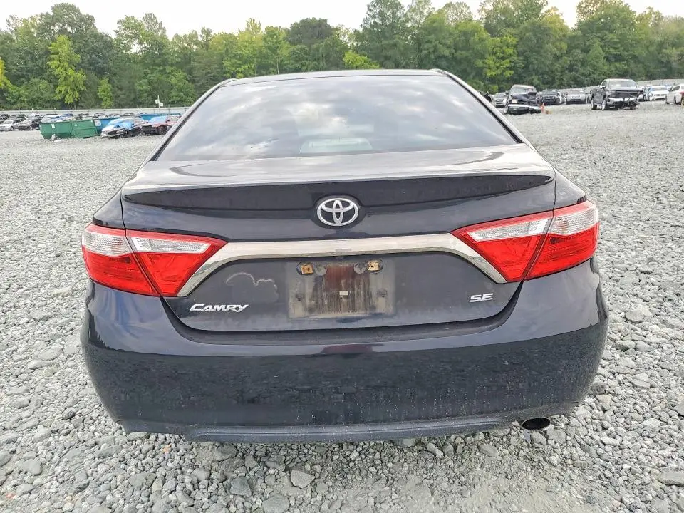 2016 TOYOTA CAMRY SE  
