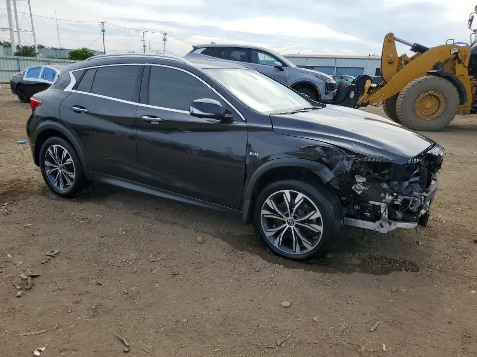 2019 INFINITI QX30 LUXE  