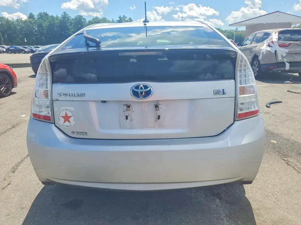 2011 TOYOTA PRIUS THREE  