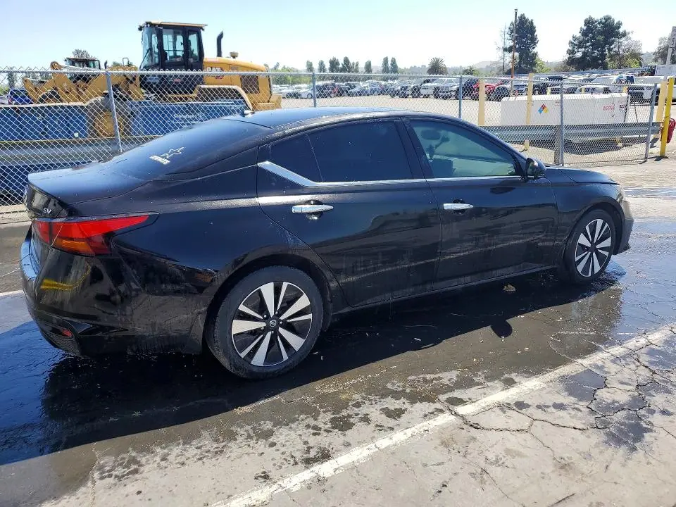 2019 NISSAN ALTIMA SV  