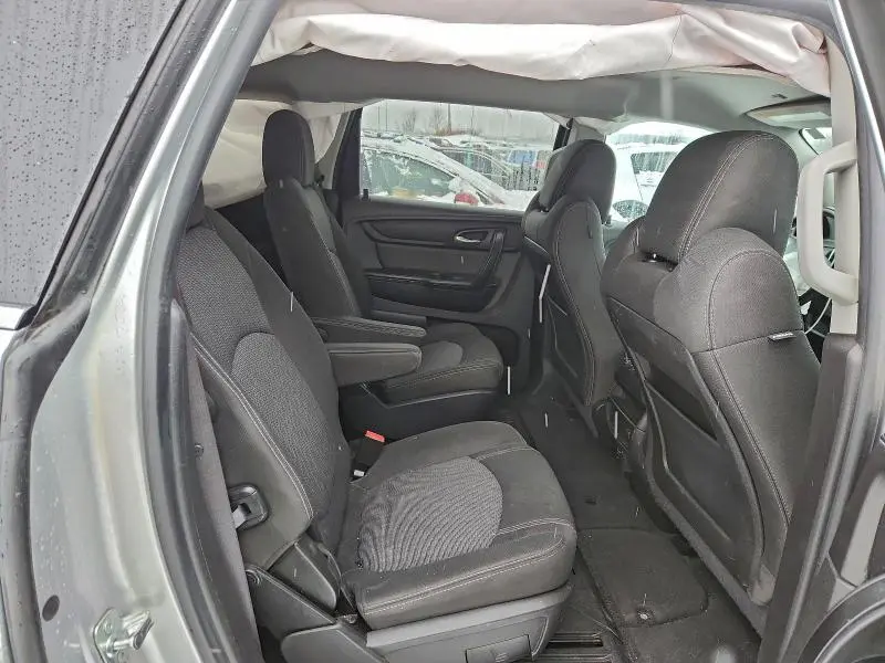 2015 CHEVROLET TRAVERSE LT  