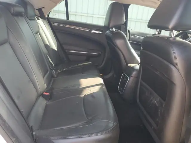 2016 CHRYSLER 300 LIMITED  