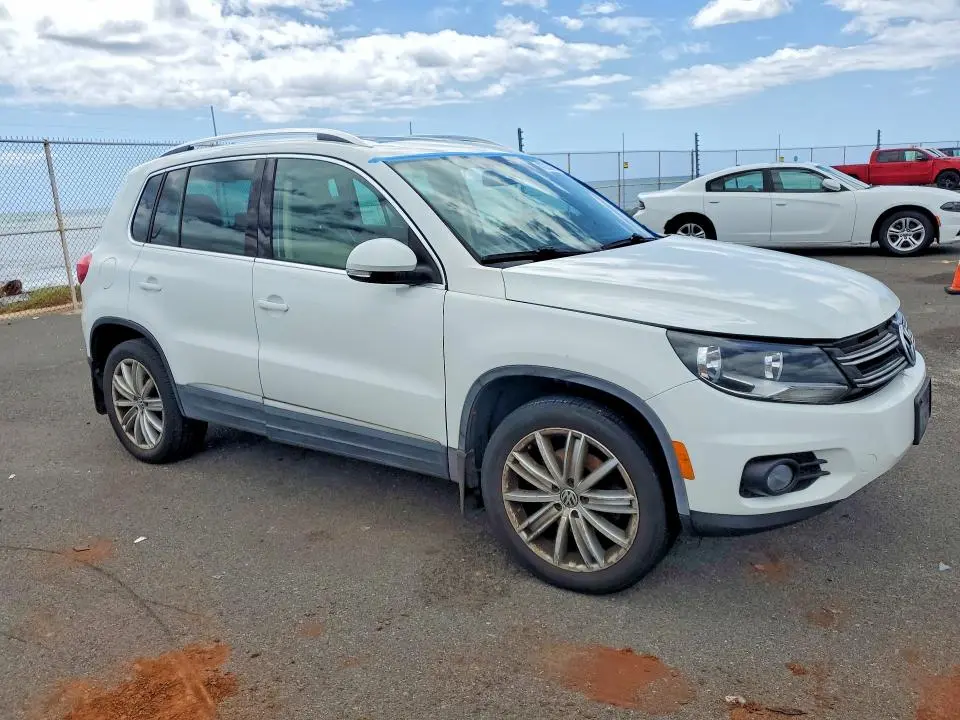 2014 VOLKSWAGEN TIGUAN S  