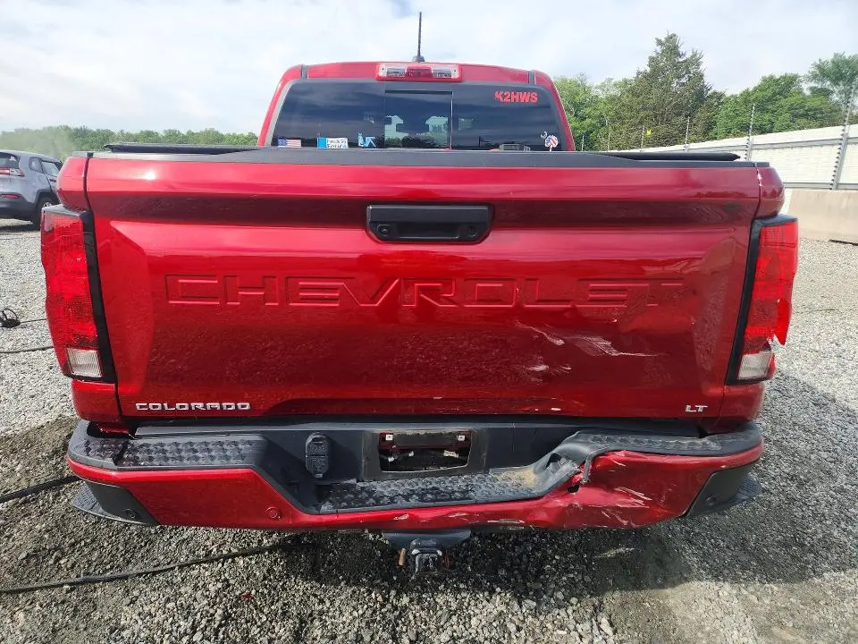 2024 CHEVROLET COLORADO LT  