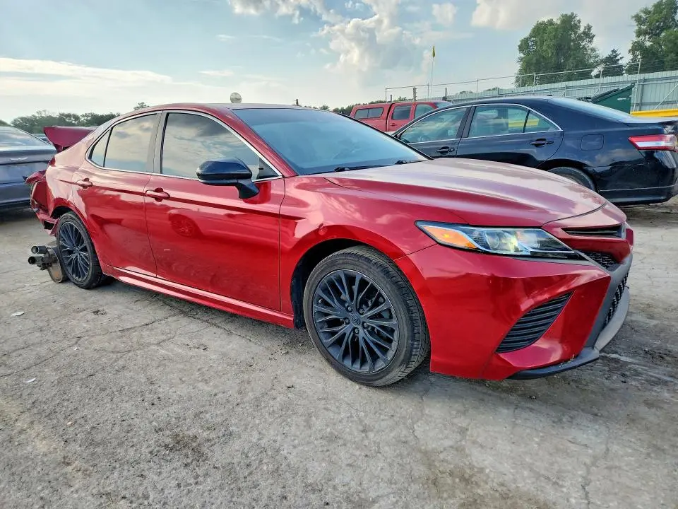 2019 TOYOTA CAMRY SE  