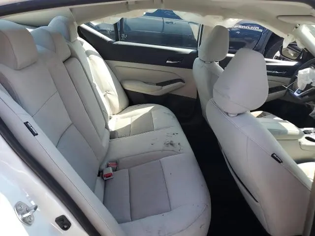 2022 NISSAN ALTIMA SV