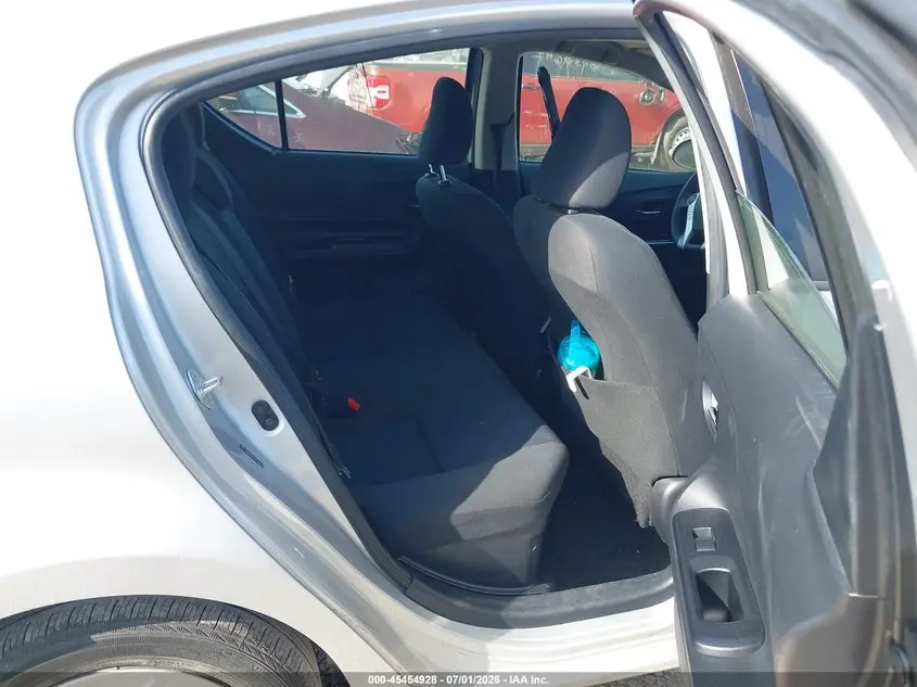 2016 TOYOTA PRIUS C TWO